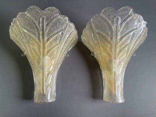 Coppia di grandi applique in vetro artistico di Murano degli anni &#39;90. Stile Barovier e Toso. Montature in graniglia color a