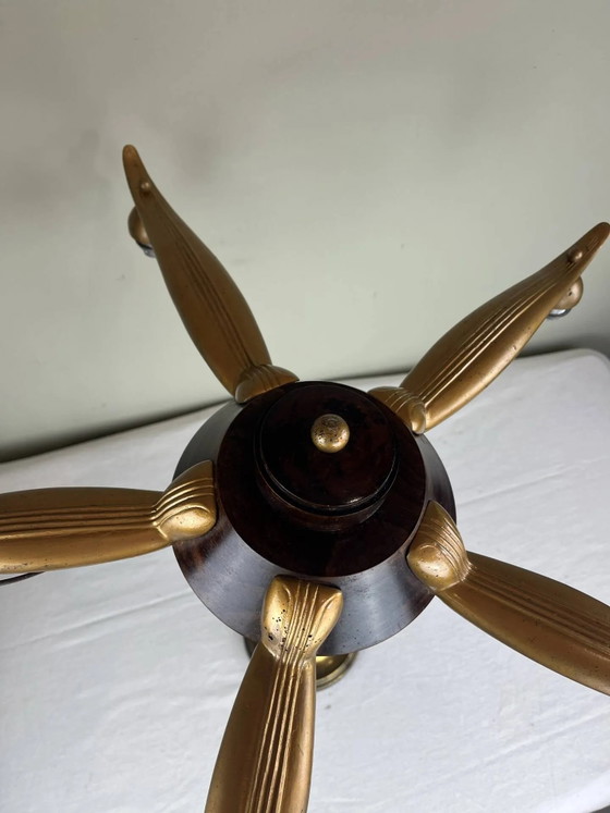 Französischer modernistischer Kronleuchter aus Holz, Messing und opaleszentem Glas. – Wood, Brass, Bauhaus (photo 15 of 20)