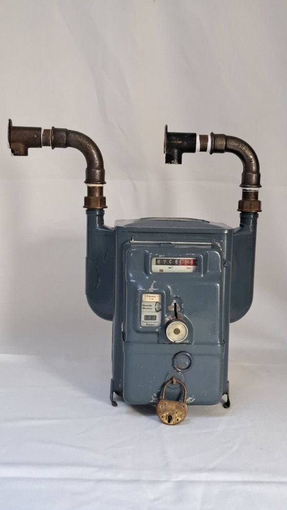 Image 1 of old gas meter
