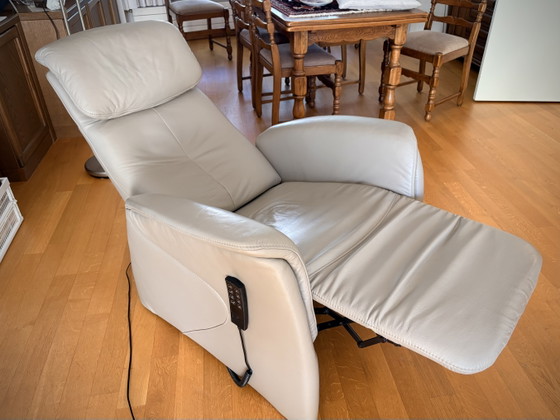 Image 1 of Hukla leather recliner, electrically operated