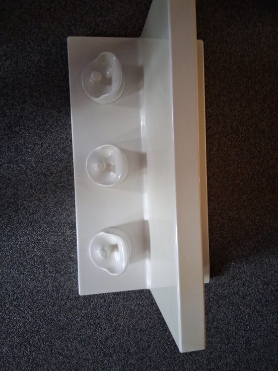 Image 1 of Raro appendiabiti Kartell anni '70, 3 pomelli, appendiabiti a parete con mensola Olaf von Bohr & Marcello Siard