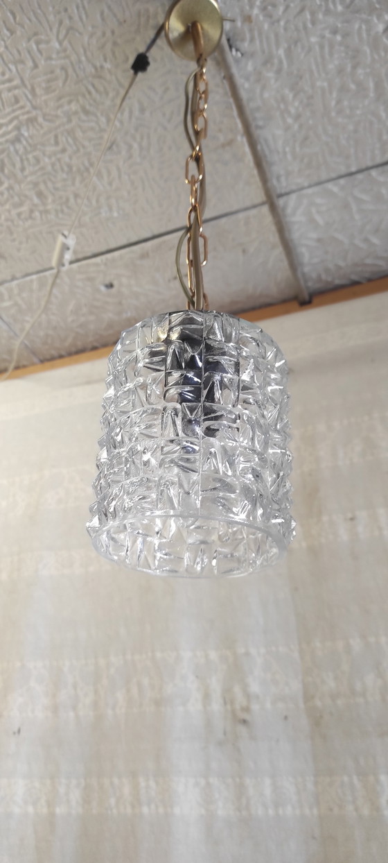 Image 1 of Hanglamp van glas en verguld metaal - midden 20e eeuw