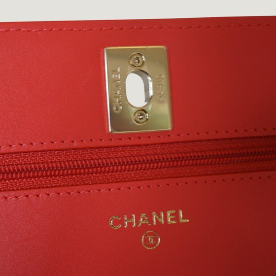 Image 1 of PORTEFEUILLE CHANEL À CHAÎNE TENDANCE
