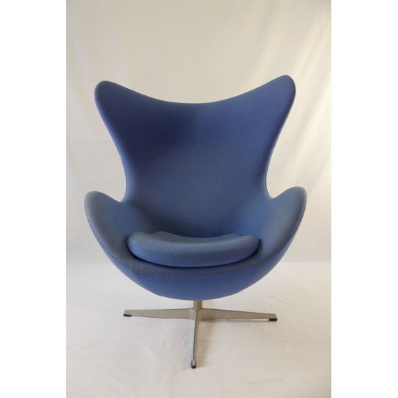 Image 1 of Vintage armchair by Arne Jacobsen for Fritz Hansen 2000