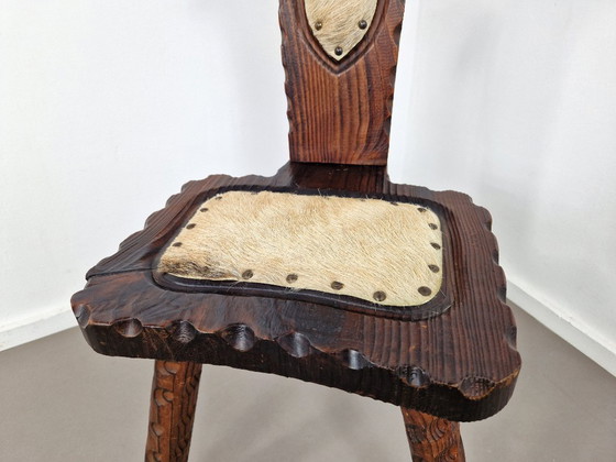 Tabouret espagnol à trois pieds | Cuir de vachette – Wood (photo 4 of 10)