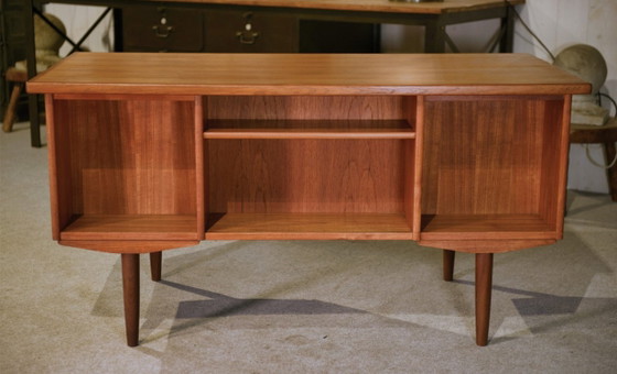 Image 1 of Skandinavischer Teak-Schreibtisch, hergestellt von Samcom Dänemark in den 1960er Jahren