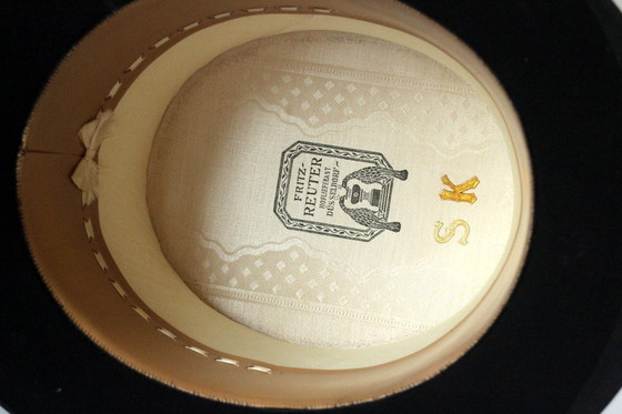 Image 1 of Sombrero de copa con sombrerera original y cojín de terciopelo