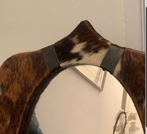 Miroir Écusson Vintage "Style Shérif" – Peau de Vache (Années 70) – Leather, Skai (photo 5 of 7)