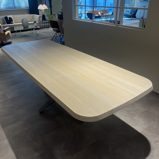 Image 1 of Table à manger Carve de Bert Plantagie - 260x100