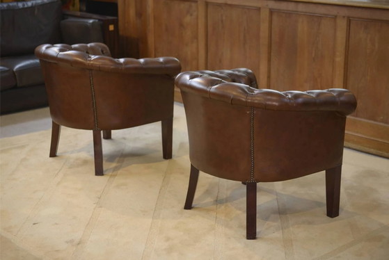 Pair of upholstered leather Club armchairs – Vintage (photo 11 of 14)