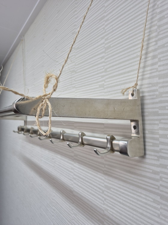 Image 1 of Aluminium Kapstok: Vintage Wandkapstok Met Legplank