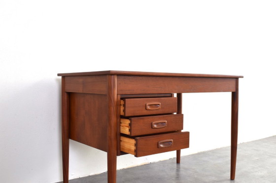 Escritorio danés de teca de estilo moderno de mediados de siglo, década de 1960. – Wood (photo 13 of 16)