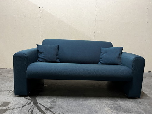 2x Artifort C691 2-Sitzer-Sofas
