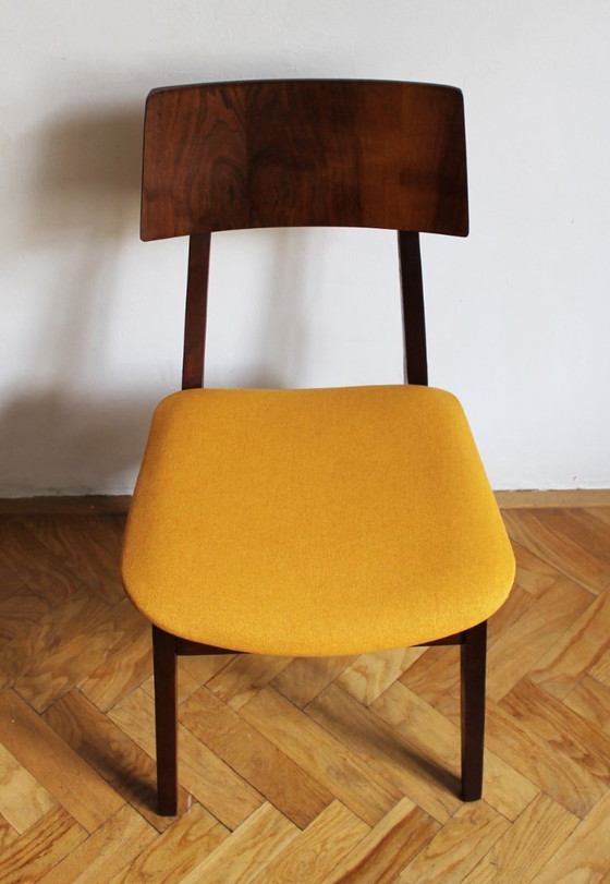 Rara sedia da pranzo scandinava di metà secolo degli anni '60 – Noce e senape – Sedie da pranzo, Textile (photo 15 of 16)