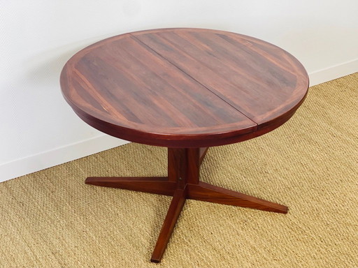 Ronde, uitschuifbare Scandinavische eettafel van palissanderhout, 1960