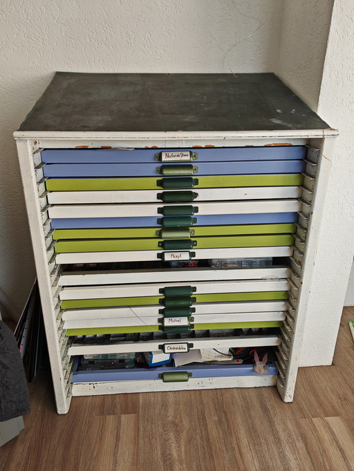 Letter box bead cabinet