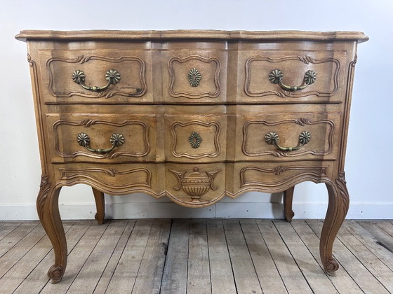 Image 1 of Cómoda estilo Luis XV en madera tallada