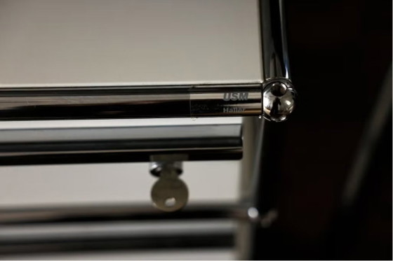 Table USM Haller Advanced + conteneur à roulettes – Prix fixe – Bureaux, Chrome (photo 14 of 18)