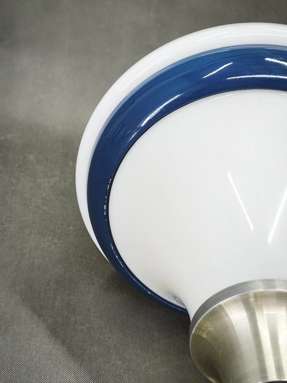 Italienische Space Age Tischlampe aus Opalglas und blauem Metall, 1970er Jahre – Tischlampen (photo 3 of 13)