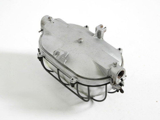 Image 1 of Rare grande lampe d'usine vintage des années 1950, en aluminium moulé et en verre.