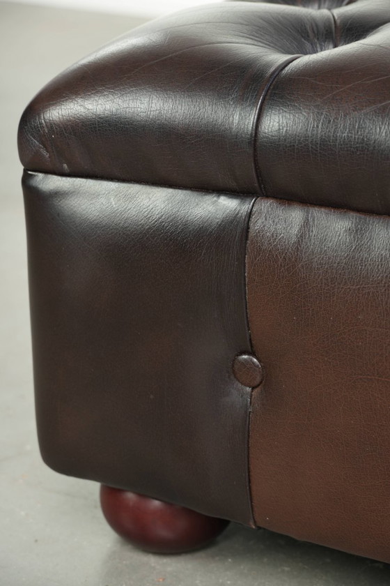 Mooie Rundleren Chesterfield Hocker Met Mooie Kleuren In Engelse Stijl – Hockers en poefs, Leather (photo 9 of 9)