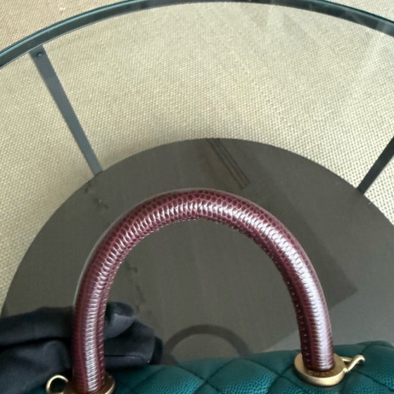 Image 1 of Chanel Coco Handle Small - Caviar trapuntato blu con finiture dorate Serie 28