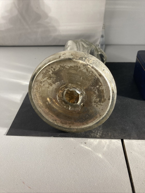 Image 1 of Statuetta in vetro eglomizzato raffigurante Cristo che regge il Sacro Cuore, XIX secolo