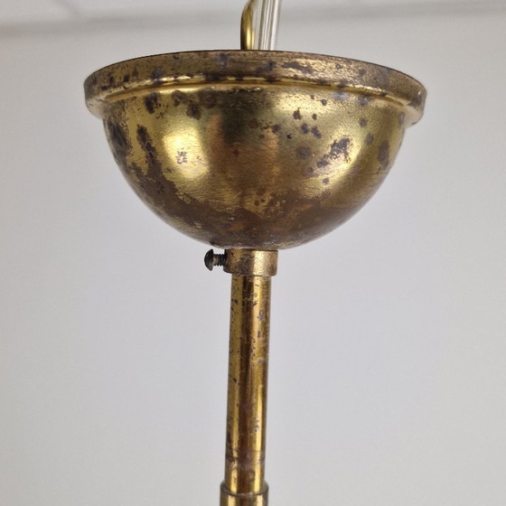 Image 1 of Lampadario italiano di metà secolo in ottone con paralumi in vetro stile Murano, anni '60