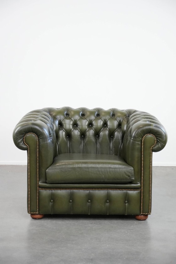 Image 1 of Sillón club Chesterfield de piel de vaca verde de estilo inglés