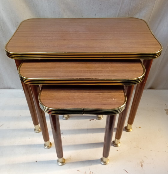 Image 1 of Retro-Tischnest