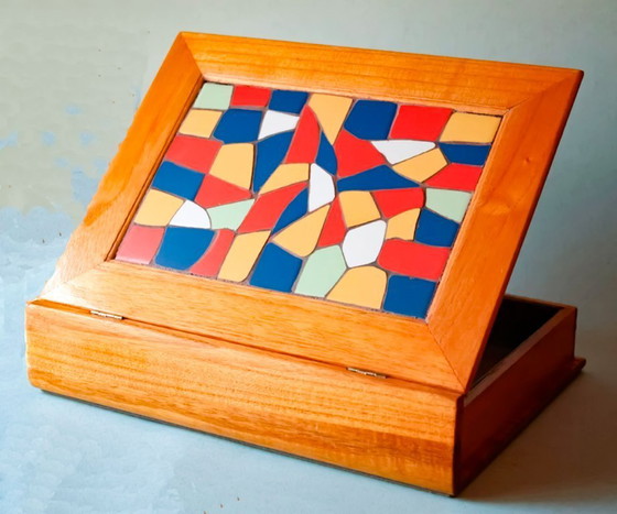 Image 1 of Houten dozen versierd met Catalaans trencadís-mozaïek (Gaudí, Barcelona). Multifunctionele doos. Nieuw.