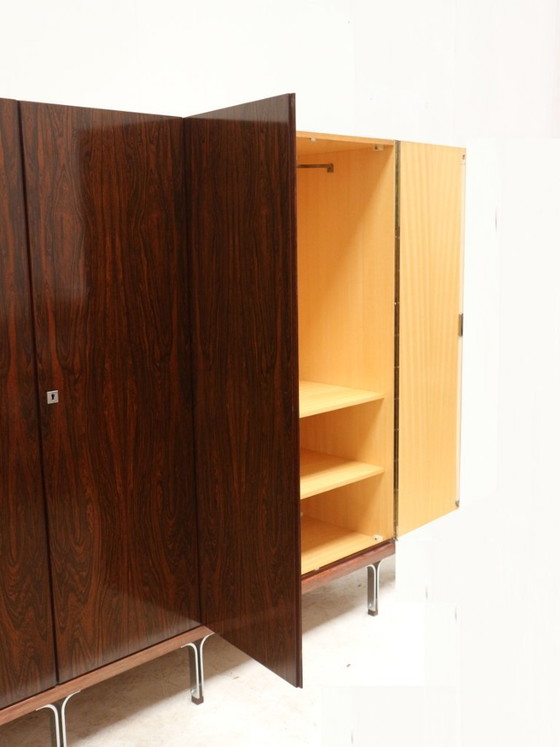 Image 1 of Grande armoire vintage en palissandre fabriquée dans les années 1960