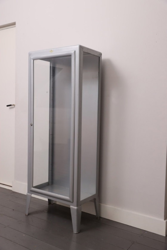 Image 1 of Vitrinekast