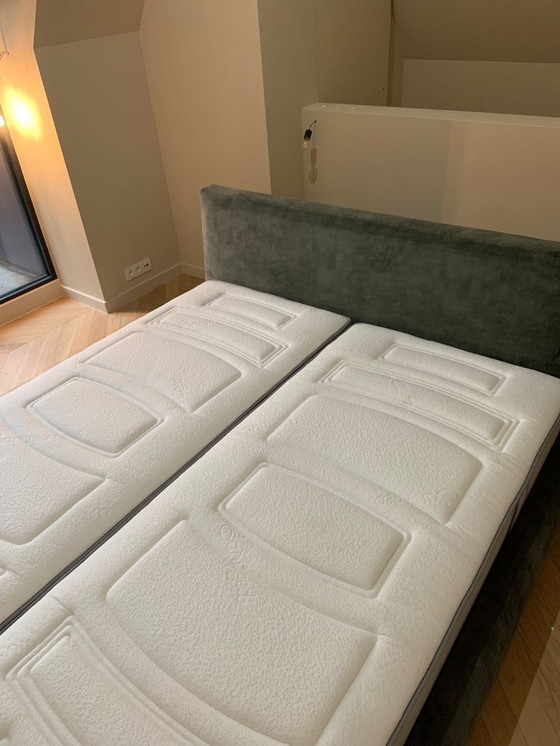 Image 1 of Lit double de luxe 180x220 – NEUF & JAMAIS UTILISÉ – 3 750 €