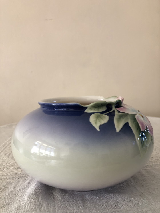 Image 1 of Vaso in porcellana Franz