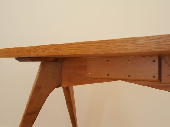 Image 1 of Eikenhouten bureau, Italiaans design, jaren 70, vervaardigd in Italië.