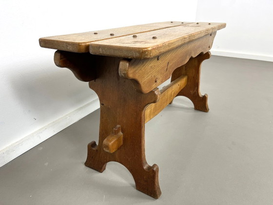 Image 1 of Pequeño banco francés de roble macizo, de la década de 1960.