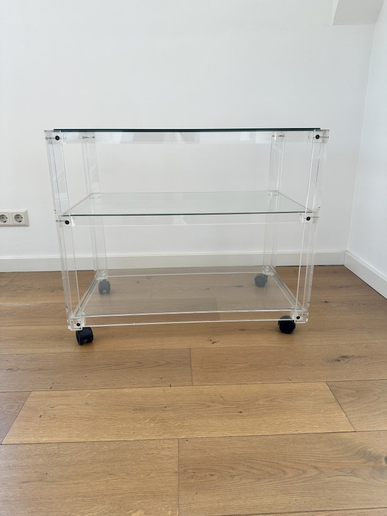 Carrello di servizio vintage spagnolo in plexiglas – Madrid, 1985 – Carrelli bar (photo 4 of 6)
