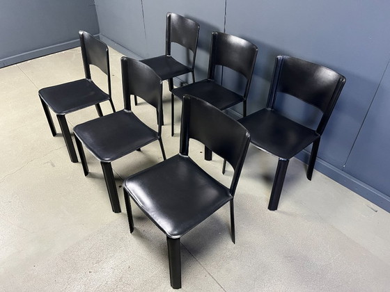 Image 1 of Vintage zwart lederen Italiaanse eetkamerstoelen, jaren 1980