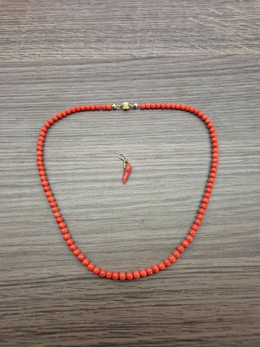 Vintage Blutkorallenkette mit 14kt Gold 42cm mit Anhänger