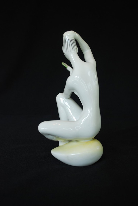 Image 1 of Vrouw Beeld Van Jenő Hanzély. Art-Deco Stijl Porselein