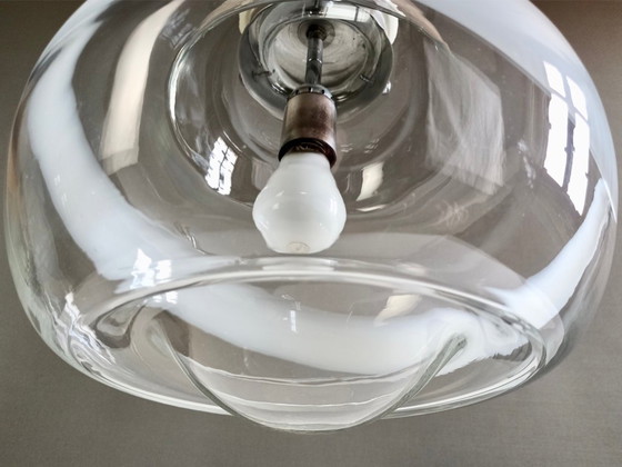 Image 1 of Lampada a sospensione italiana Space Age degli anni '60 in vetro di Murano e montatura cromata.