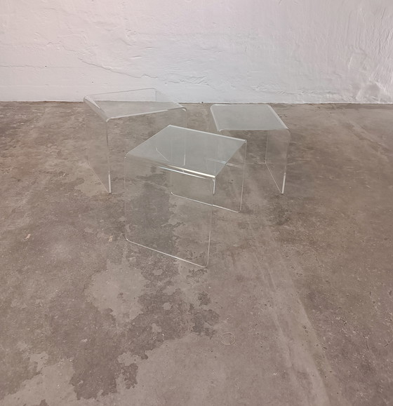 Image 1 of Ensemble de 3 tables gigognes vintage en plexiglas