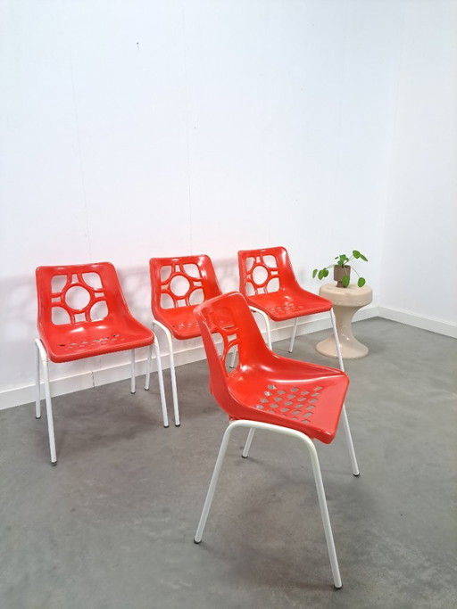Set jaren 70 DDR rode kunststof tuinstoelen