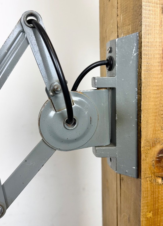 Image 1 of Lampada da parete industriale grigia a forbice di Elektroinstala, anni '60