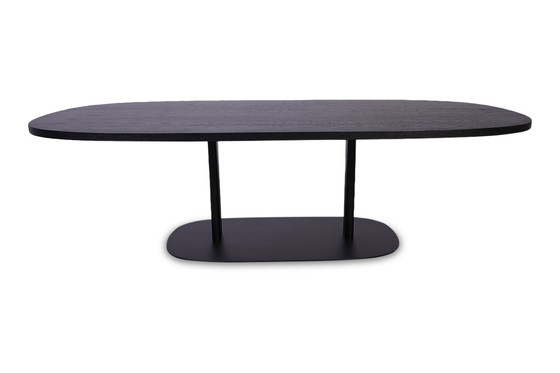 Image 1 of Leolux Toveri eettafel