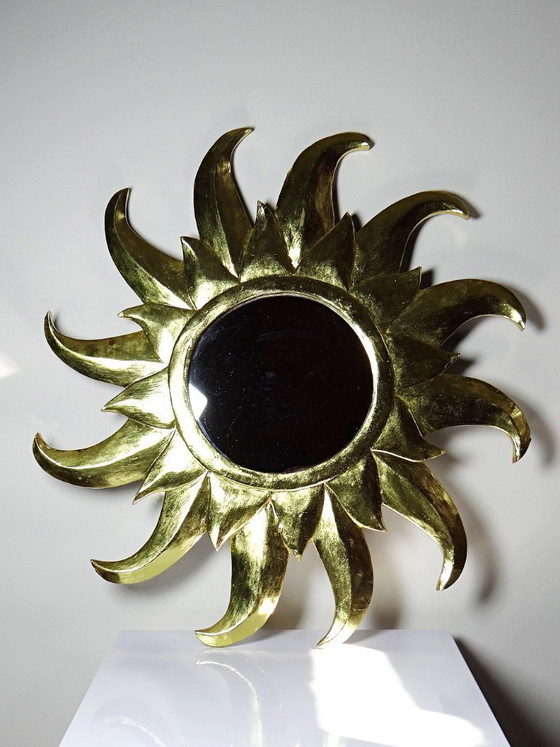 Image 1 of Großer, handgefertigter Sonnenstrahlenspiegel aus Holz und Stuck, vergoldet mit Blattgold, 1970er-80er Jahre