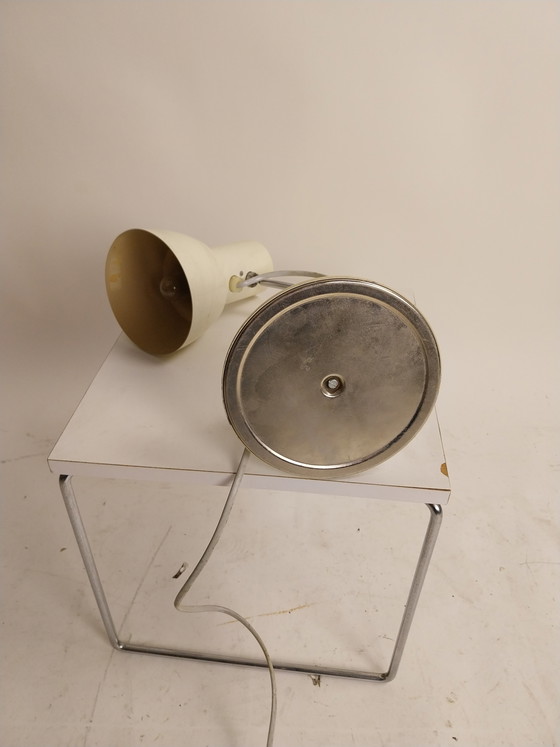 Image 1 of 1 lampada da tavolo color bianco sporco degli anni '50 proveniente dall'ex Cecoslovacchia