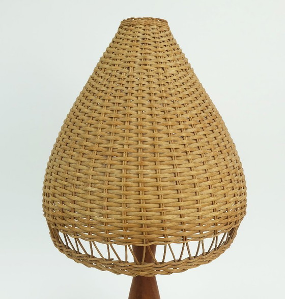 Image 1 of dänische moderne tischlampe teak und rattan 1960er mid century wicker light