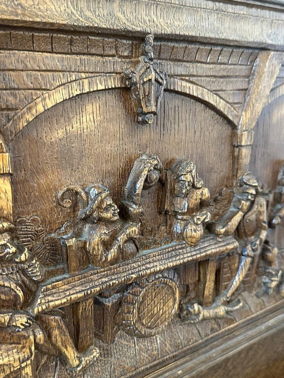 Image 1 of Cassapanca unica in quercia intagliata